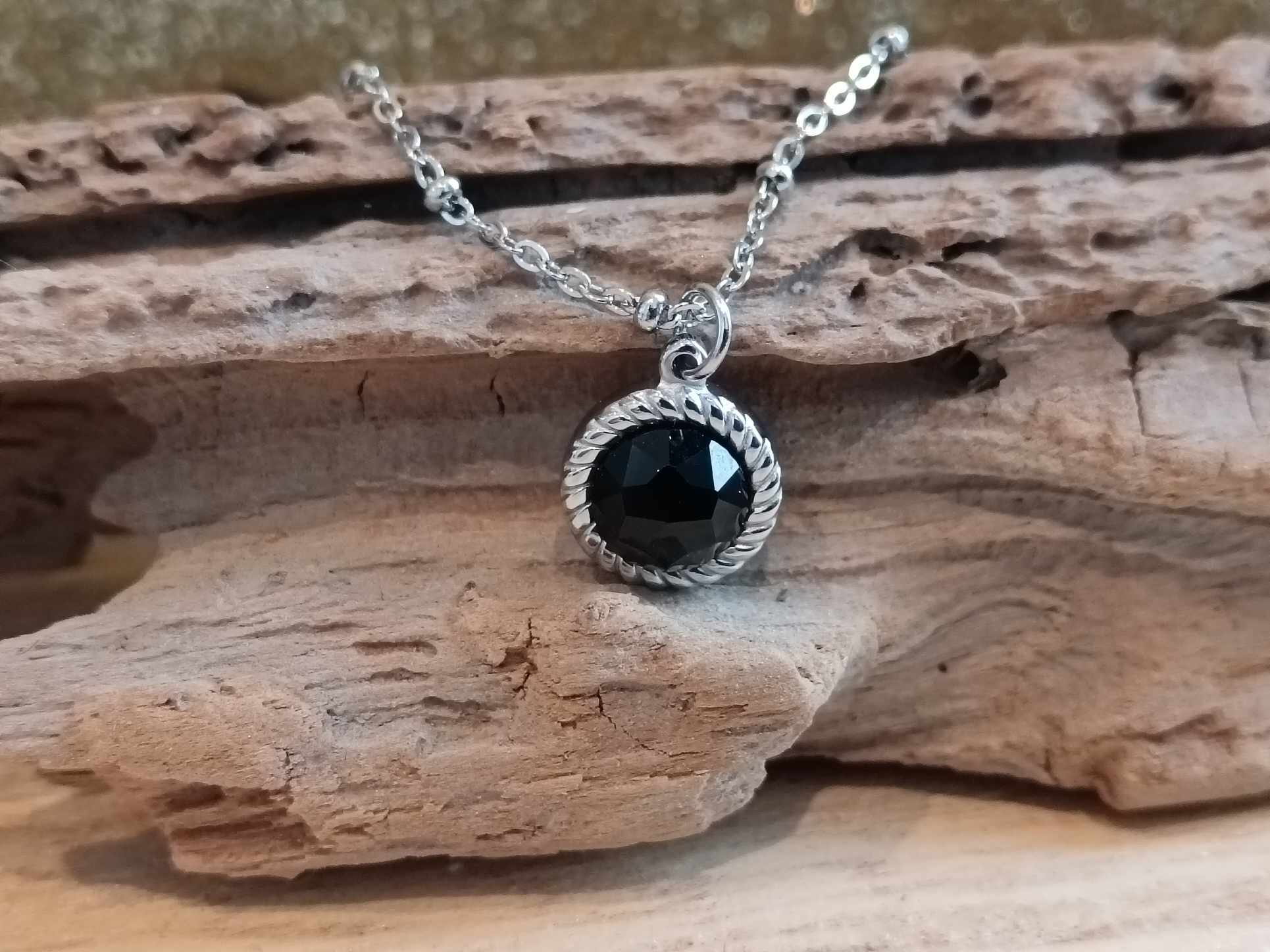 Pendentif Rond en Agate Noire – Image 2