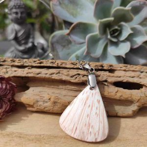 Pendentif en Scolécite Rose