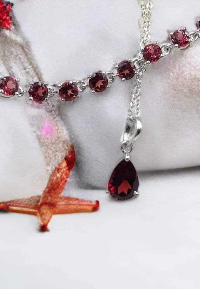 Pendentif en Grenat Naga – Image 4
