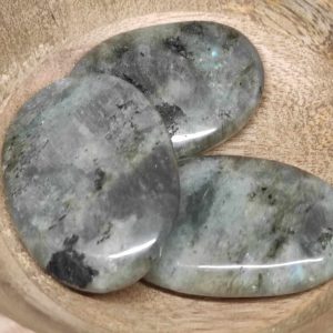 Galet en Labradorite
