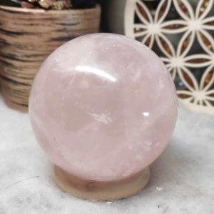 Sphere quartz rose 60 mm