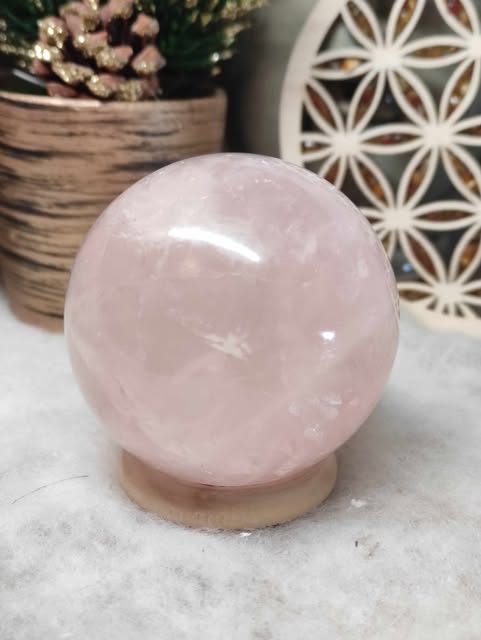 Sphere quartz rose 60 mm