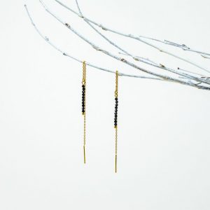 boucles d oreilles en spinelle noire