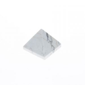 Pyramide Howlite